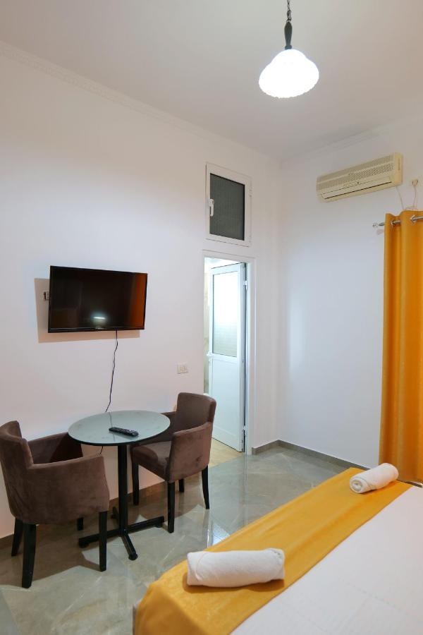 Hotel Adi-Vera Sarandë Exterior foto