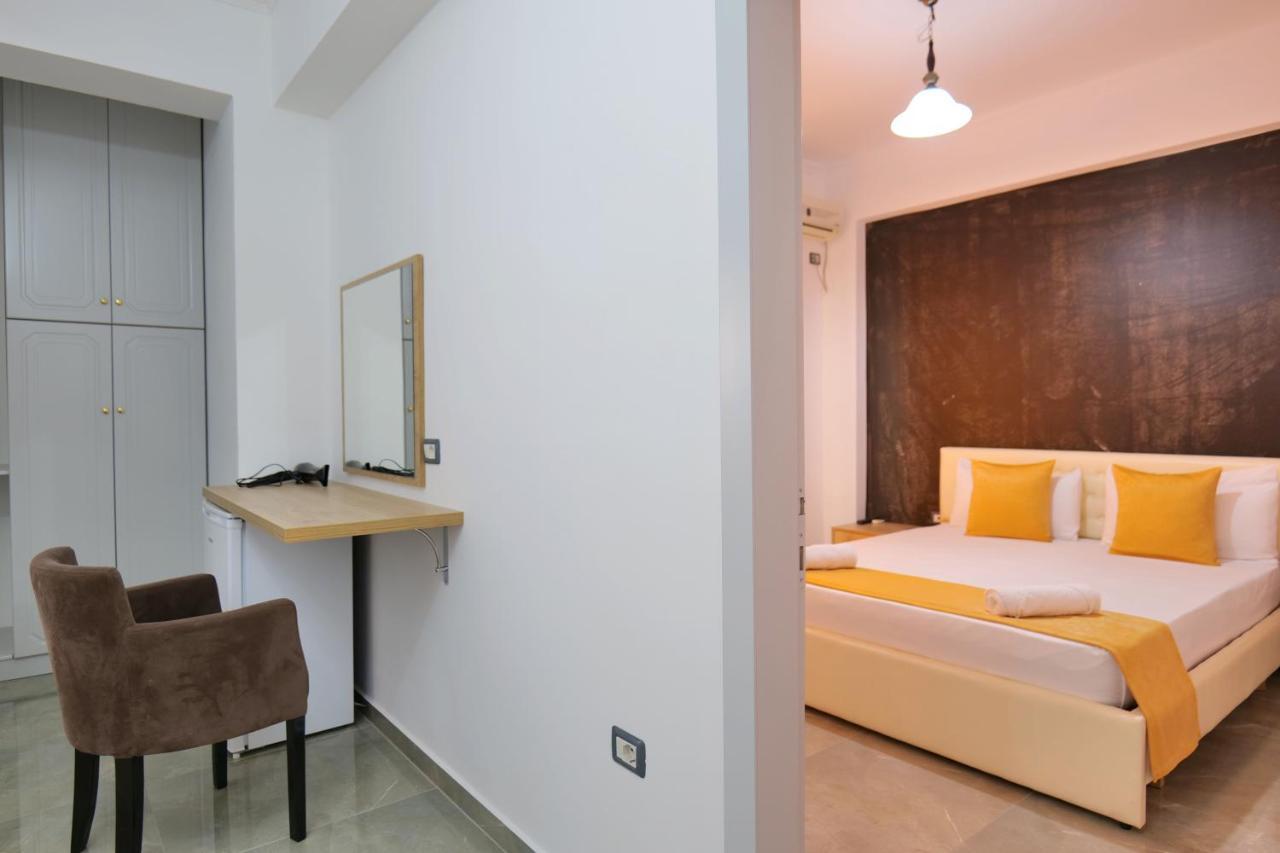 Hotel Adi-Vera Sarandë Exterior foto