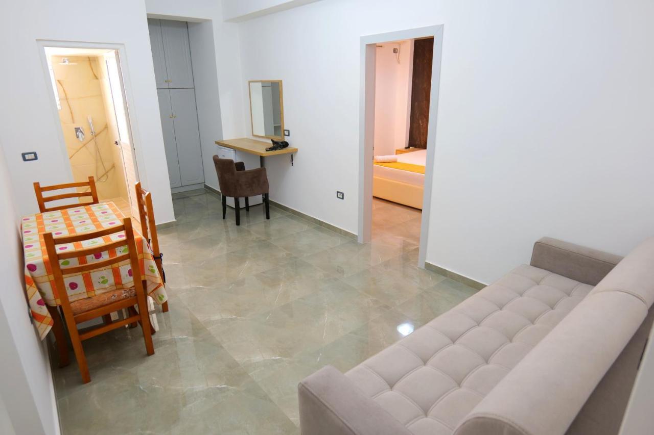 Hotel Adi-Vera Sarandë Exterior foto